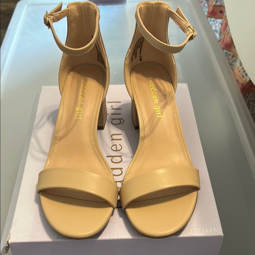 Madden Girl Tan Heeled Sandals Elegant Ankle Strap